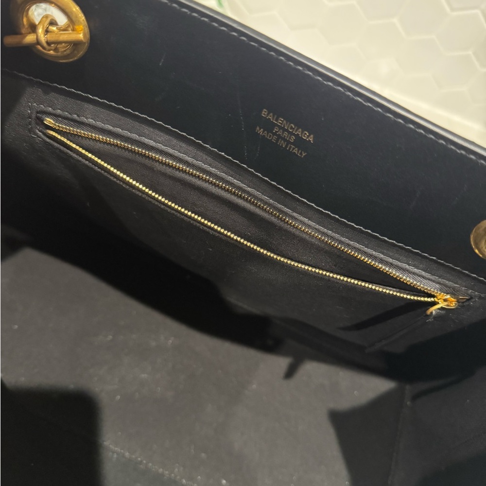 Balenciaga black & gold Duty free medium tote bag - Picture 9 of 11